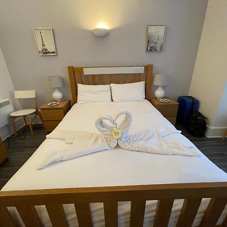 Bournemouth Hot Tub & Sauna Holiday Let Exterior photo