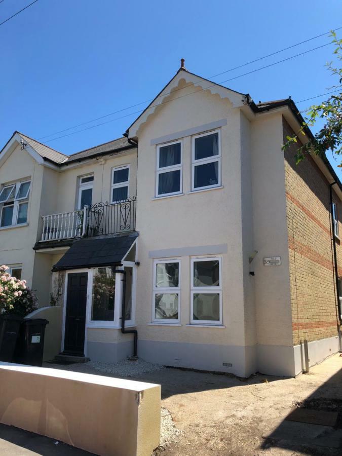 Bournemouth Hot Tub & Sauna Holiday Let Exterior photo